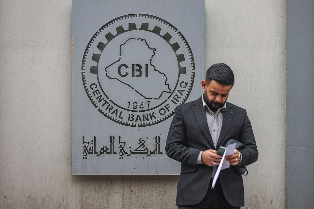 طائرتان محملتان بالدولارات تصلان العراق.. ما الانعكاسات على الاقتصاد؟