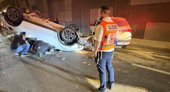إصابة شابين بحادث طرق بين مركبتين في القدس