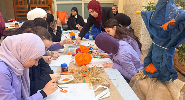 المدرسة الأهلية الثانوية ام الفحم تنظم يوم استقبال لمندوبي مؤسسات رسميّة متنوعة