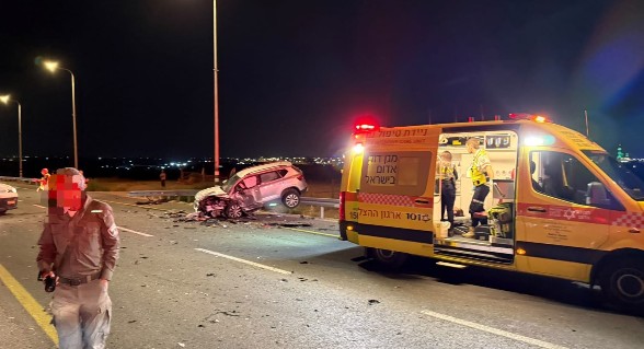 إصابة 3 أشخاص بحادث طرق بين 3 مركبات قرب رهط