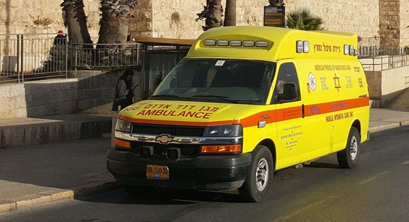 إصابة شاب (25 عامًا) اثر تعرضه للطعن في الفريديس