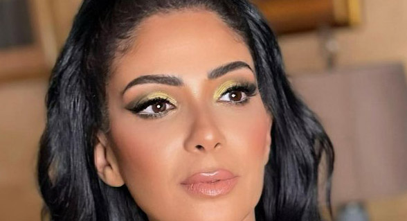 منى زكي تبكي متأثّرةً في مهرجان الجونة السينمائي
