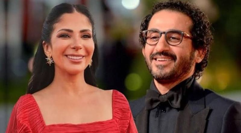 أحمد حلمي يمازح منى زكي بعد تكريمها في الجونة: «بيعي الكنبة يا منى»