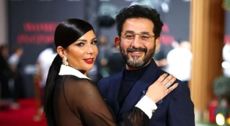 «بيعي الكنبة يا منى».. أحمد حلمي يمازح زوجته بشأن هدوئه في المنزل