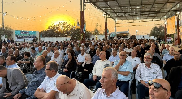 المشتركة: اجتماع انتخابي يتحول إلى مهرجان شعبي بحضور المئات دعما للقائمة المشتركة في كفر كنا