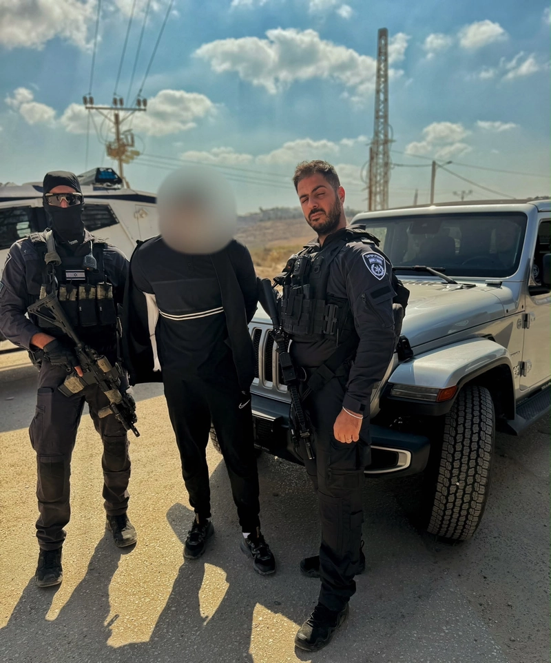 سرقت من مهرجان وعُثر عليها في الظاهرية.. اعتقال مشتبه به واتصال مفاجئ يُفرح أصحاب السيارة