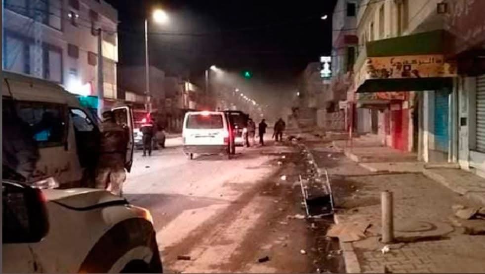 وفيات متزامنة تفجر احتجاجات بتونس.. الحزب الجمهوري يدعو لكشف الملابسات