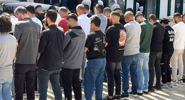 الأوقاف الإسلامية: عشرات الآلاف يؤدون صلاة الجمعة في المسجد الأقصى