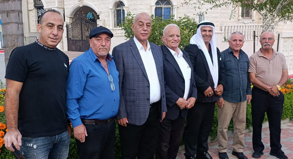 منتدى عزوتنا في المجتمع العربي يقدم واجب العزاء بوفاة مدير مدرسة الغجر الشاملة