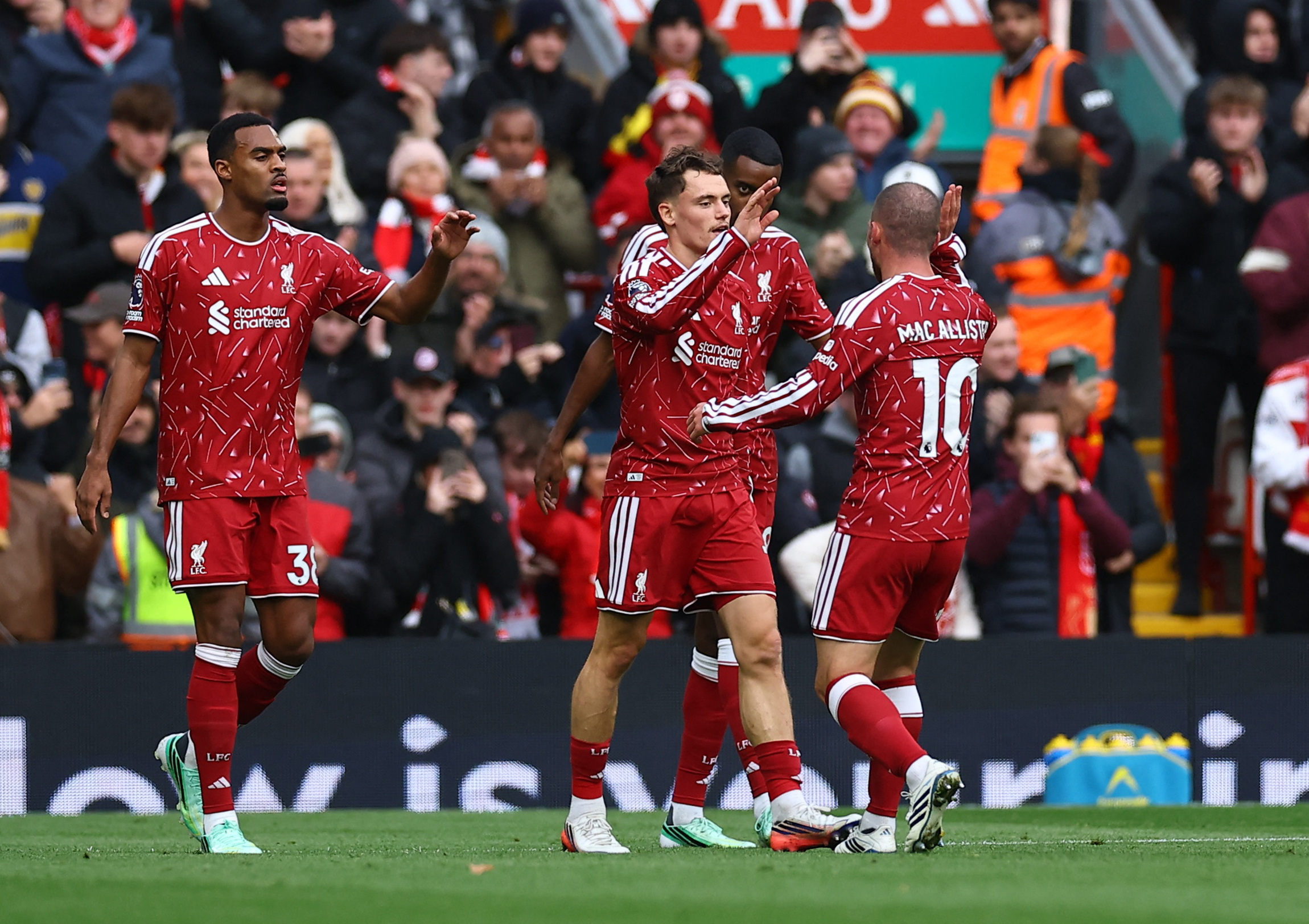 الدوري الإنكليزي.. يونايتد يخسر مجددًا وفوز أول لليفربول على أرضه