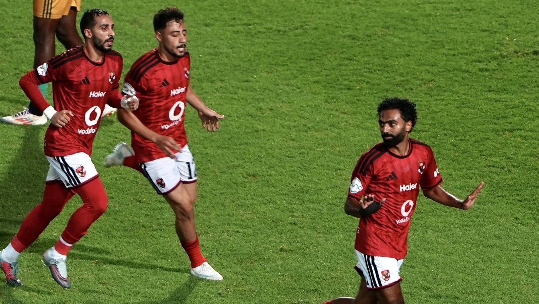 تألق عربي في إفريقيا.. تأهل الهلال والإفريقي والمغرب الفاسي والأهلي